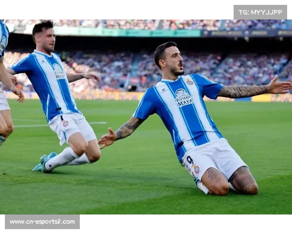 主裁判何塞比赛中贴心提醒帕尔默擦拭鼻子,暖心互动引热议 主裁判何塞比赛中贴心提醒帕尔默擦拭鼻子,暖心互动引热议